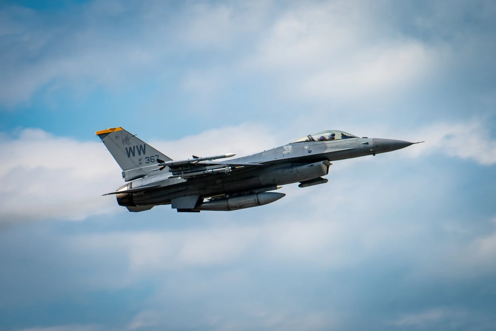 Historic First: Female US Navy Pilot Scores Air-to-Air Kill in Red Sea Operations Against Houthis