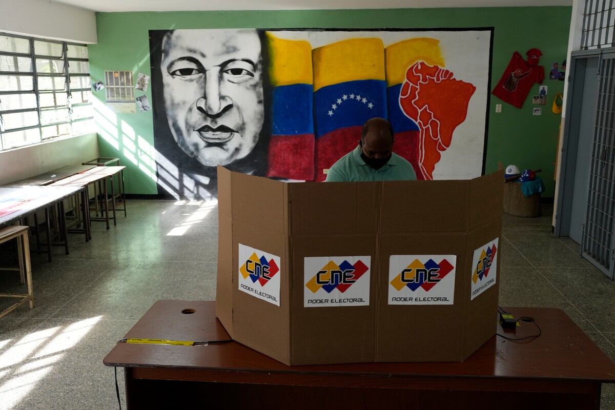Venezuela Blocks Election Observers From Entering Country