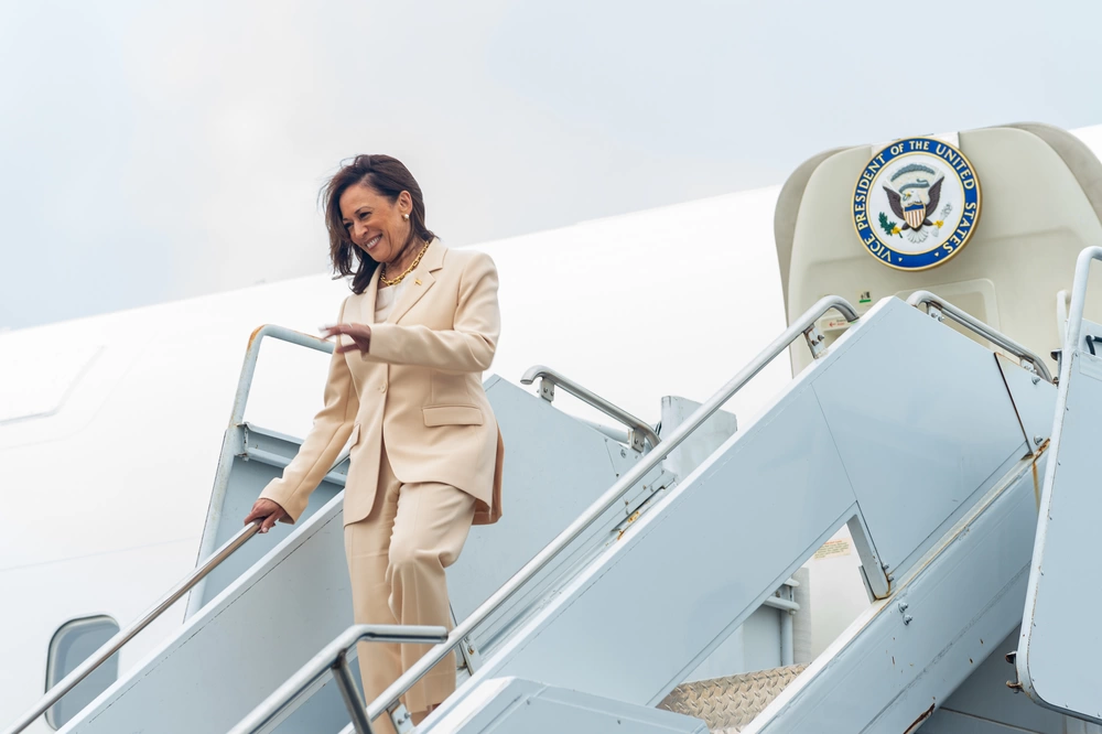 Harris Meets with Top VP Contenders