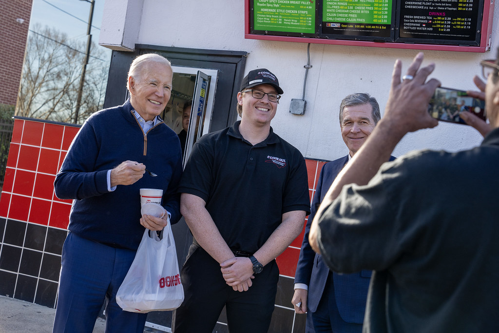 White House Says Biden Supports Ending Taxes on Tips