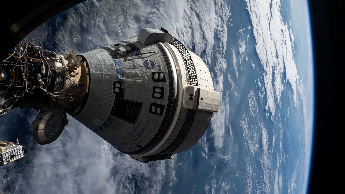 NASA to Decide Soon on How to Bring Two Astronauts Stuck in Space Back to Earth