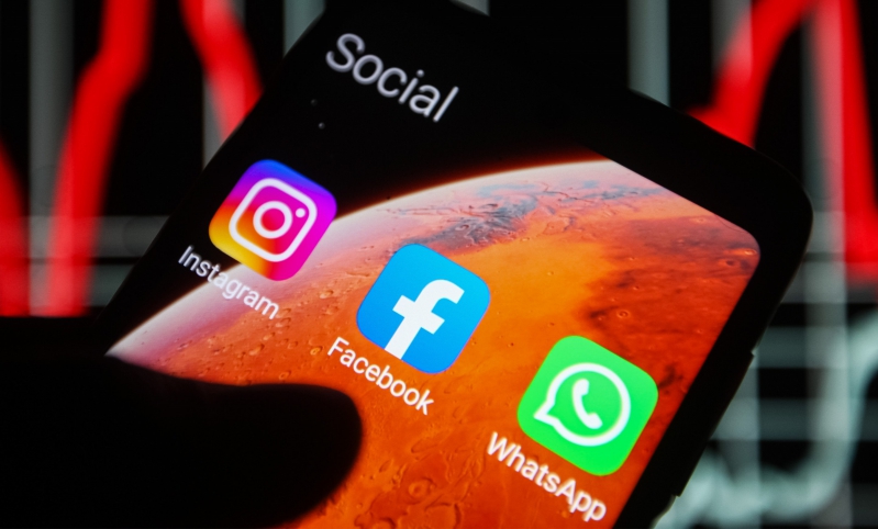 Senators Introduce Legislation Requiring Social Media Companies to Display Mental Health Warning Labels When Users Open Apps