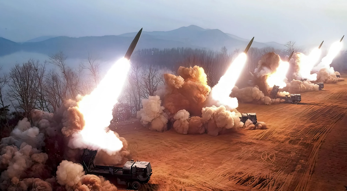 Top Republican Lawmakers Join Democrats Urging Biden to Let Ukraine Use US Weapons for Strikes Deeper into Russia