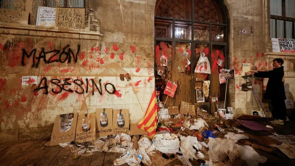 Protests and Riots Erupt in Spain Over Delayed Response to Catastrophic Flooding
