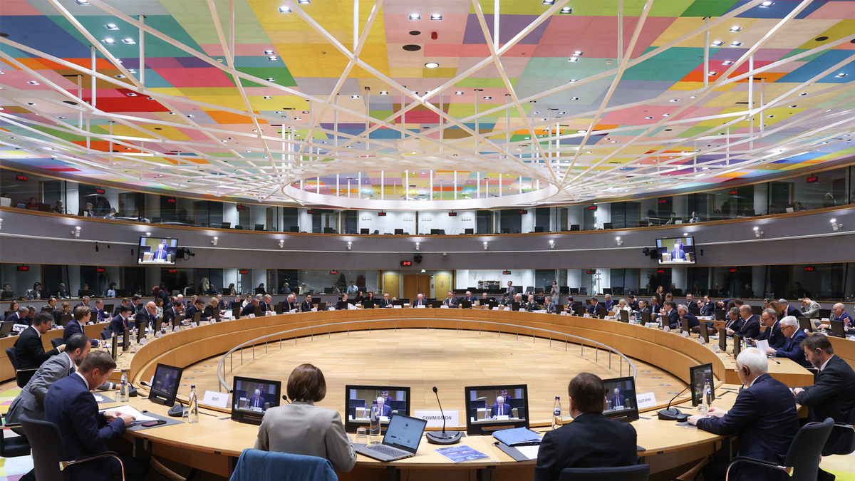 Top EU Official Urges Bloc to Refine Defense Strategy, Citing Limited Reliance on NATO & US, Proposes Troop Deployment to Greenland