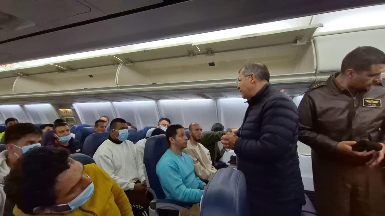 Colombian President Encourages Citizens in US Illegally to Return Home