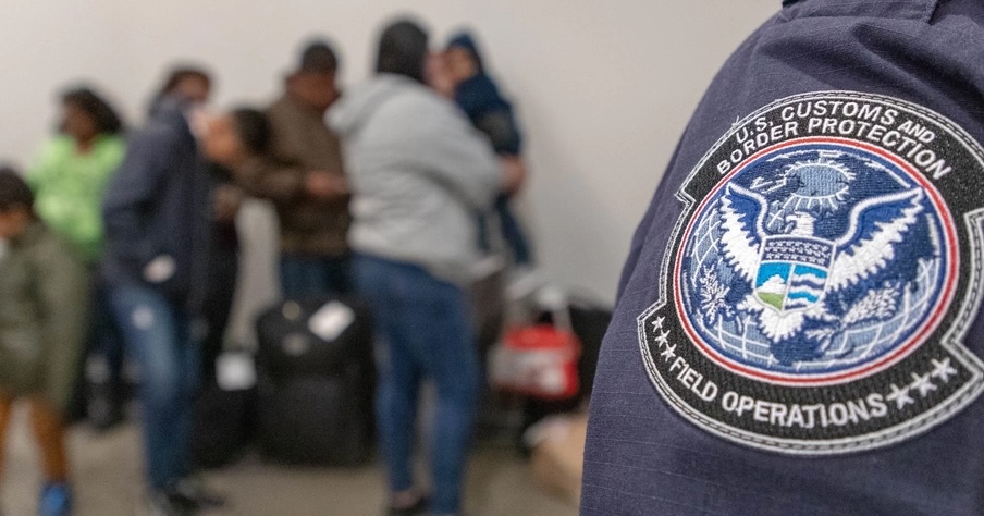 DHS Pauses Green Card Processing for Refugees & Asylum Seekers