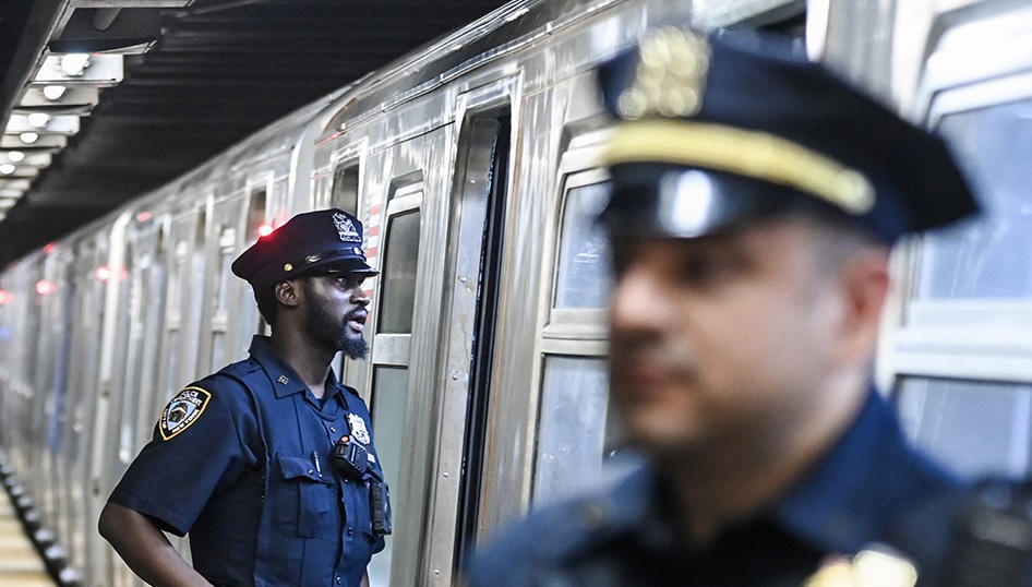 US Threatens to Cut Federal Funding for NYC Subway Without Plan to Address Crime