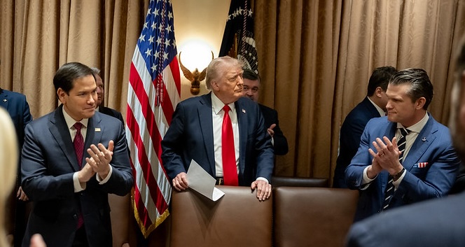 Trump Says US Will Hold Iran Responsible if Houthis Attack, Iranian General Warns US