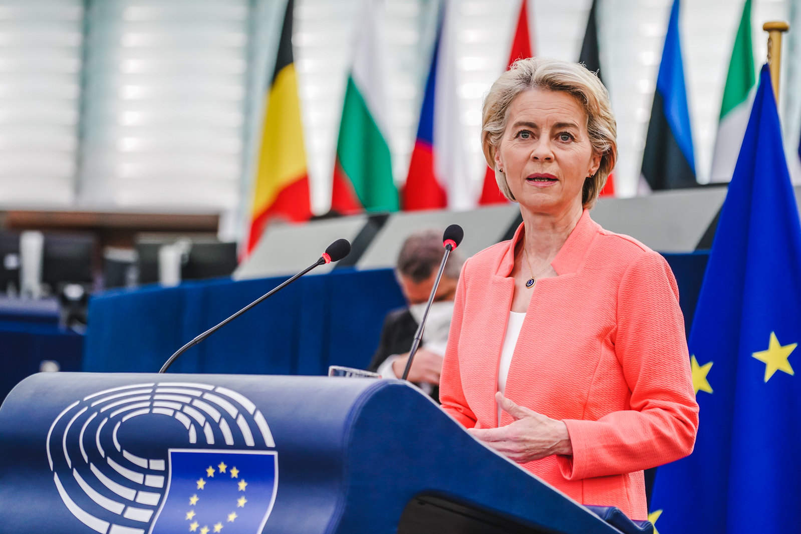Top EU Official Says Countries Are Turning to Europe Over US Tariffs