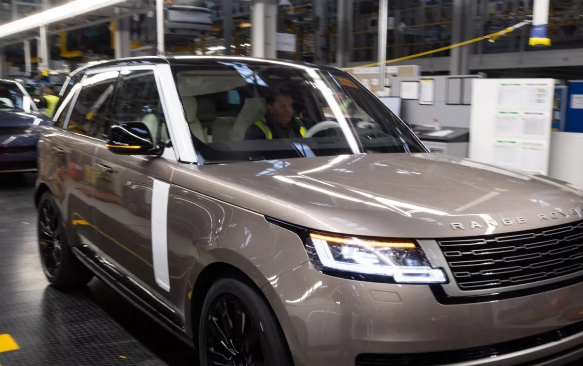 Jaguar Land Rover Announces Pause in Exports to US