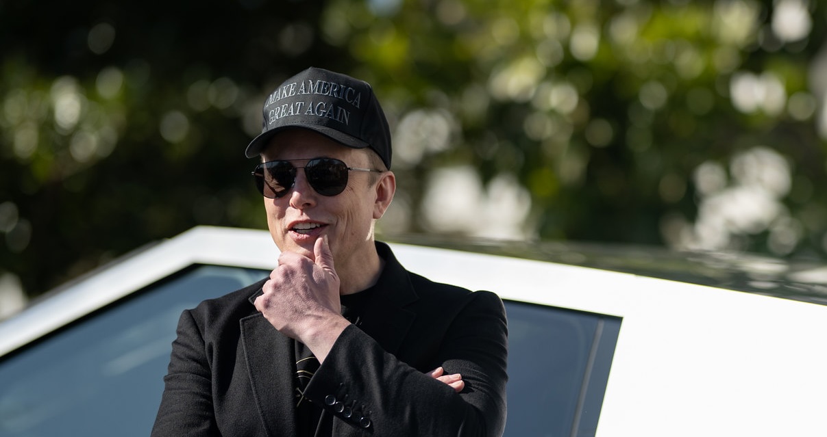 Musk and Trump’s Top Trade Advisor Feud Publicly Over Tariffs