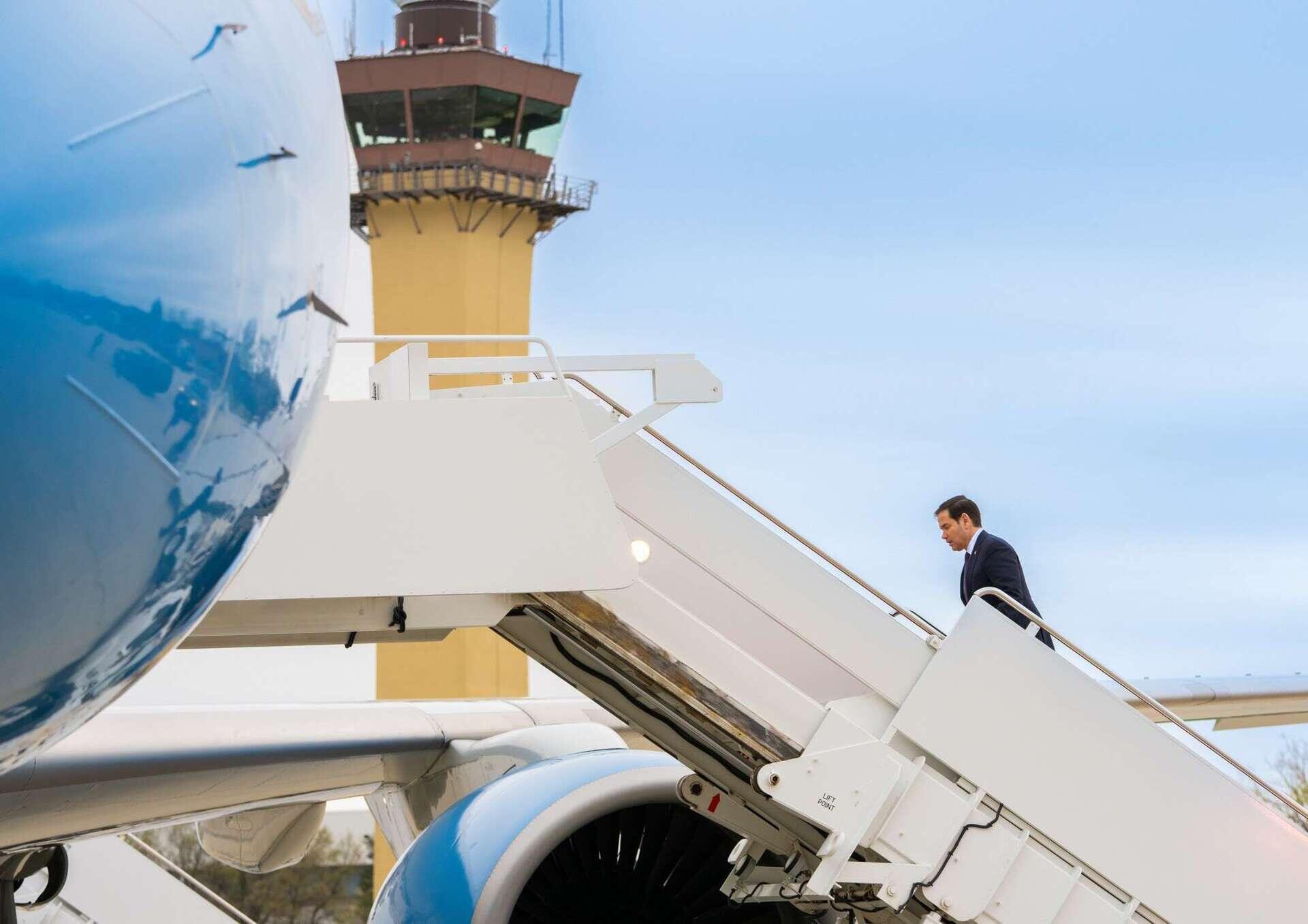 Trump Administration Slaps Visa Restrictions on 75 Individuals Tied to Sinaloa Cartel