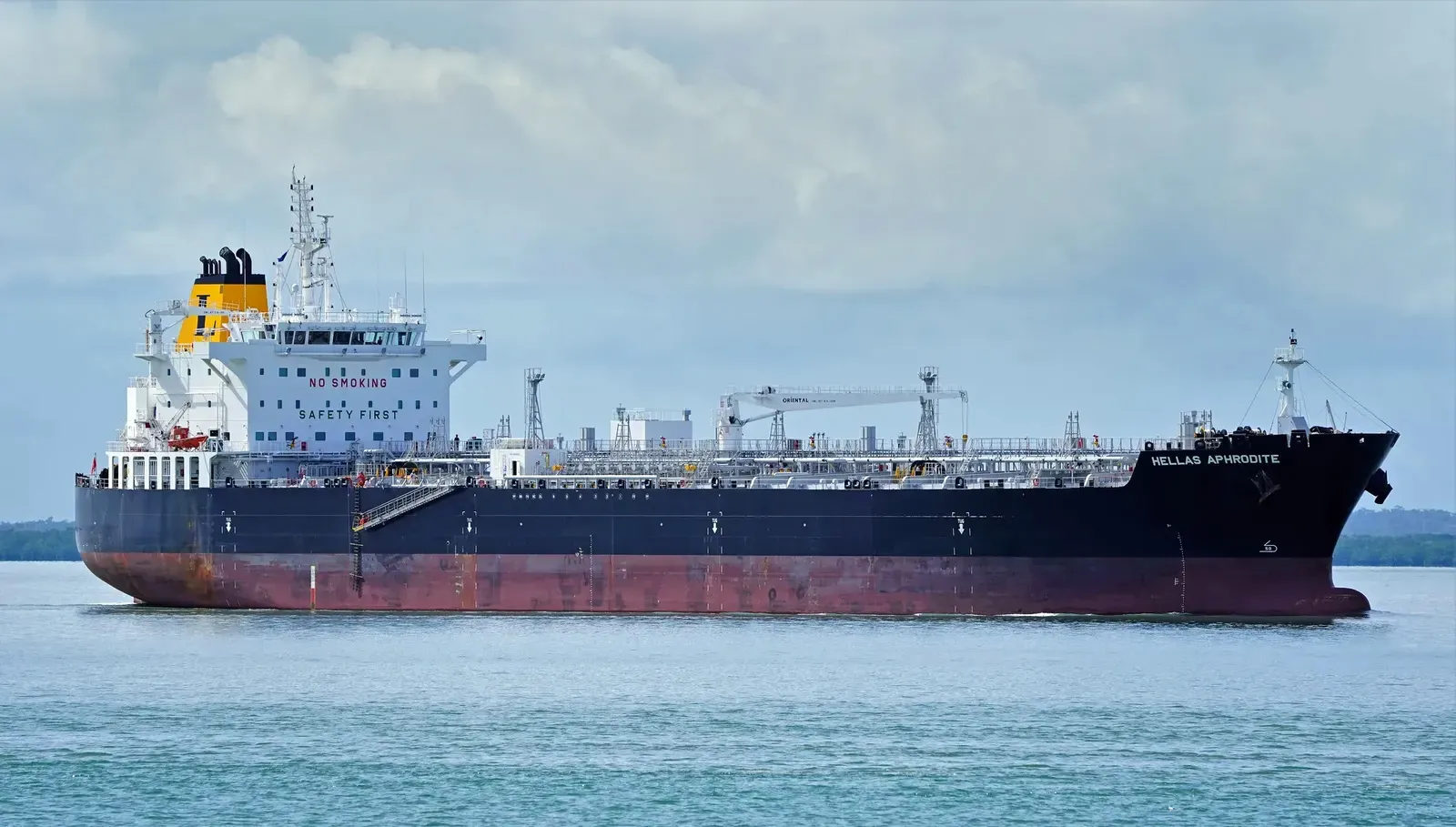 Somali Pirates Attack & Hijack Oil Tanker, Crew Barricades Self in Safe Room
