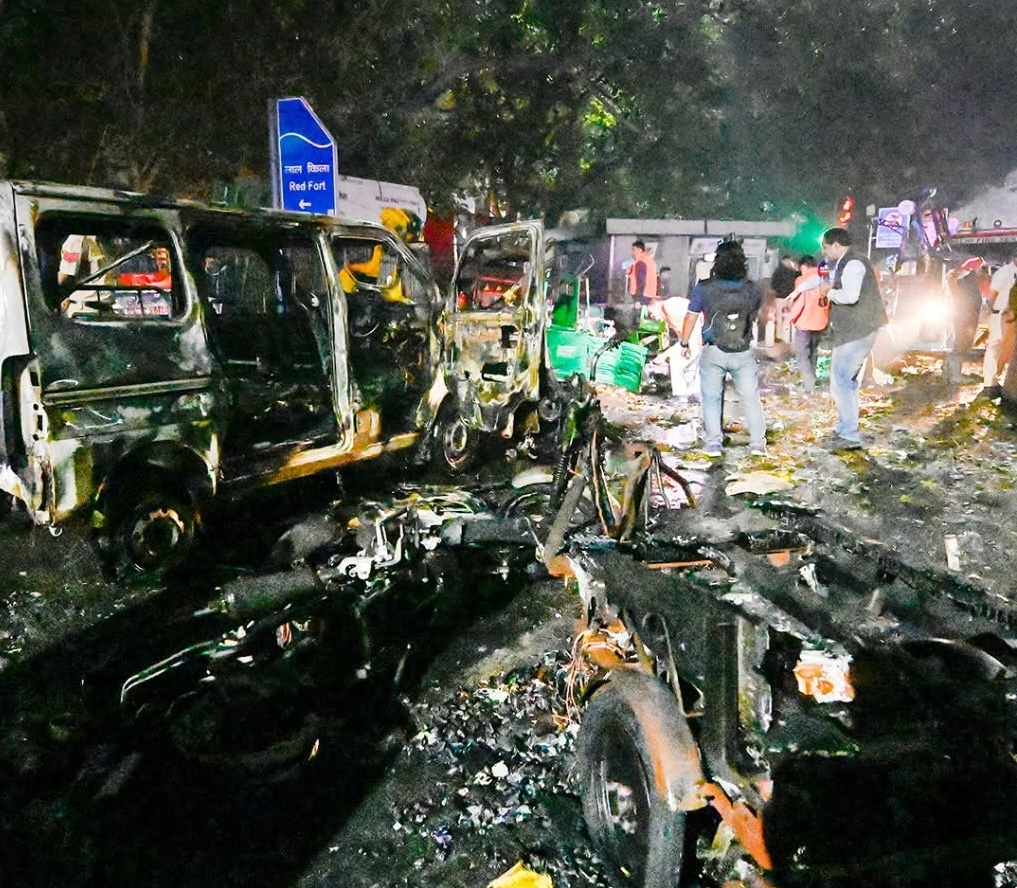 Indian Officials Now Investigating Car Explosion That Killed Eight as Act of Terrorism