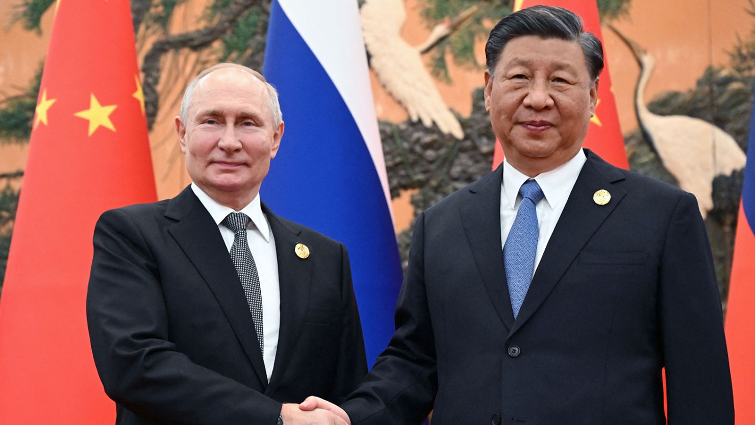 Putin & Xi Hold Call, Vow to Continue Strengthening Relations