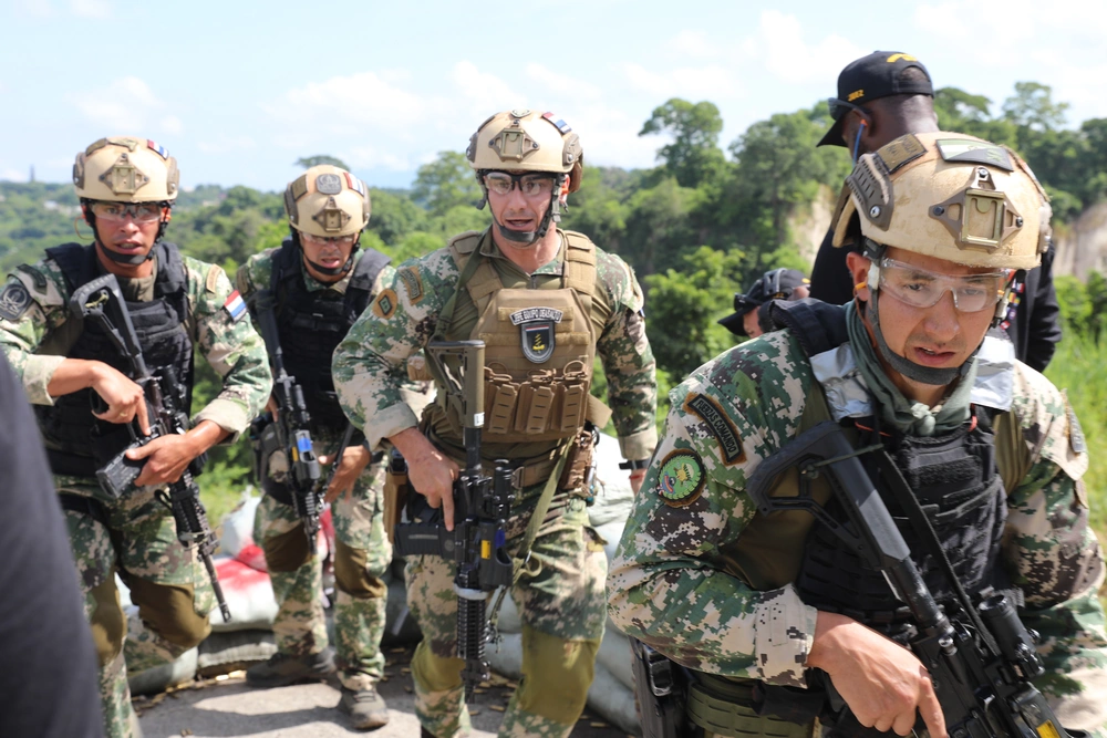 Top US Defense Official Calls on Latin American Countries to Intensify Fight Against Drug Cartels, Warns US May Act if They Don’t