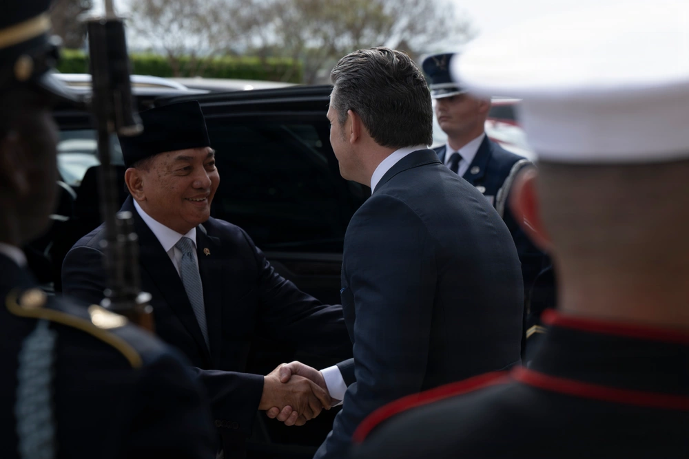 US & Indonesia Create Defense Pact, US Seeking Unrestricted Access to Indonesian Airspace