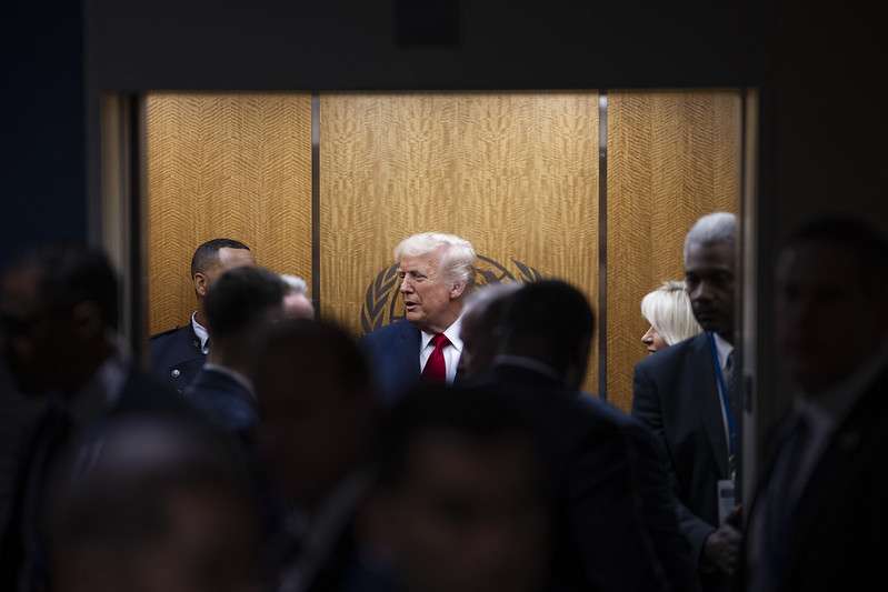 Trump Threatens to Resume Bombing Iran as Ceasefire Deadline Nears