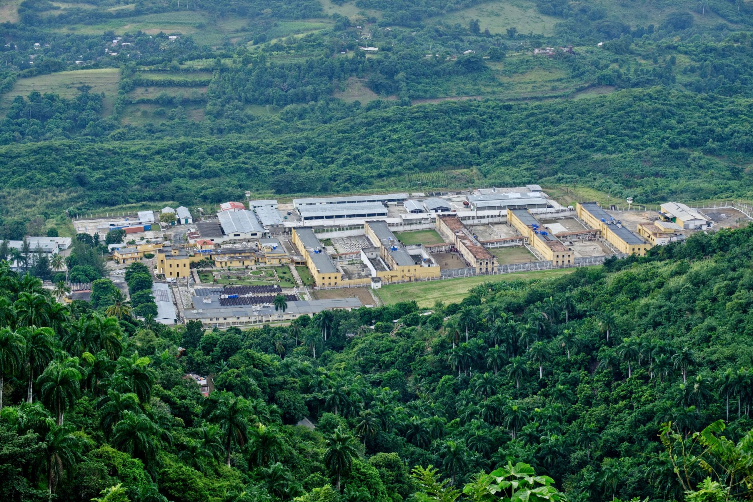 Cuba Releases 2,000 Prisoners as “Humanitarian Gesture”