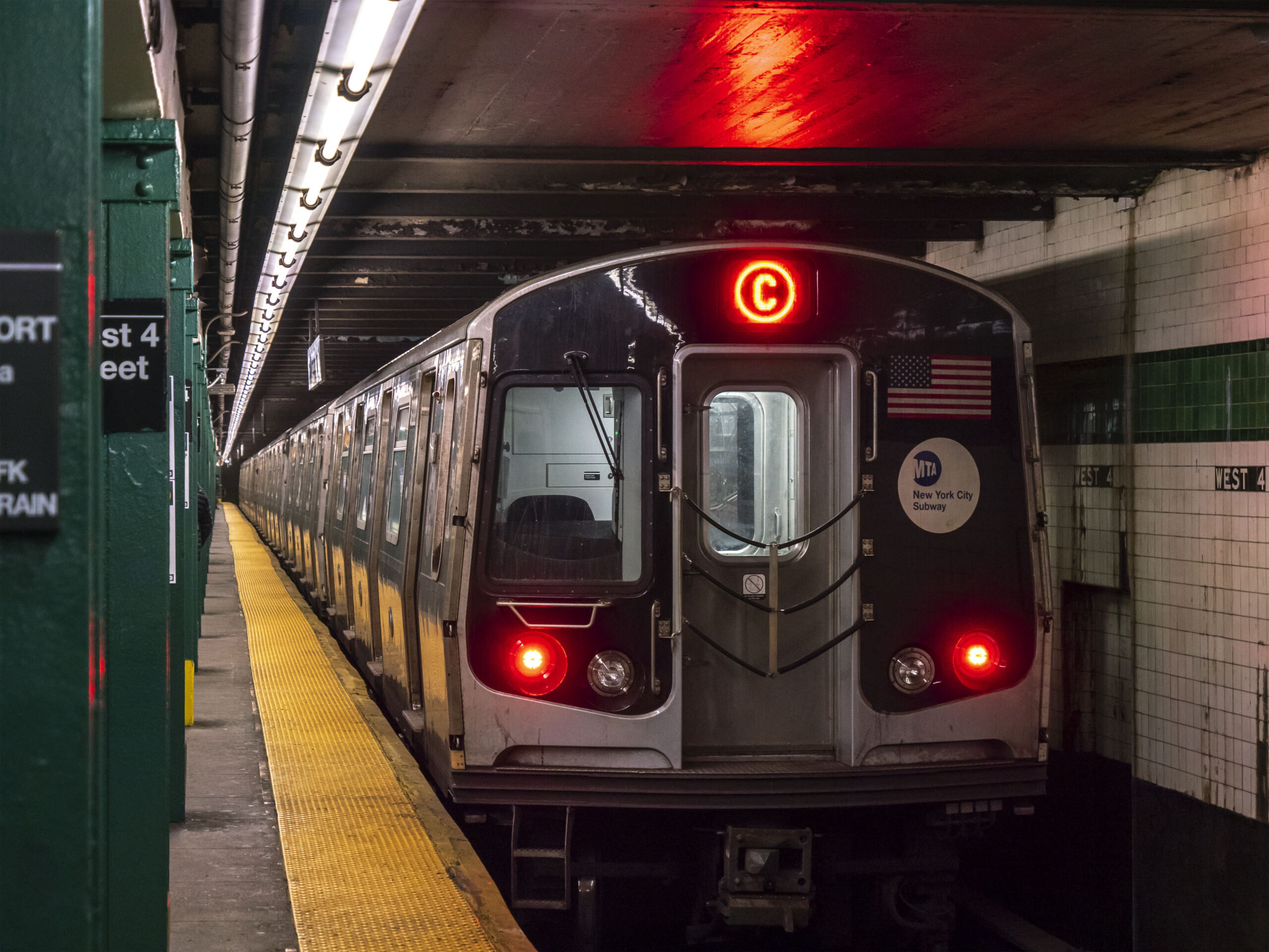 New Yorker Dragged to His Death After Subway Doors Close on His Bag